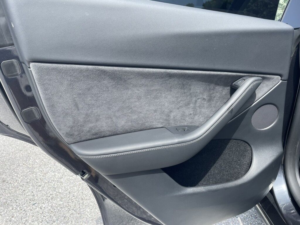 2024 Tesla Model Y LONG RANGE~1 OWNER~ONLINE FINANCE AND SHIPPING AVAILABLE!!!!! Sarasota FL