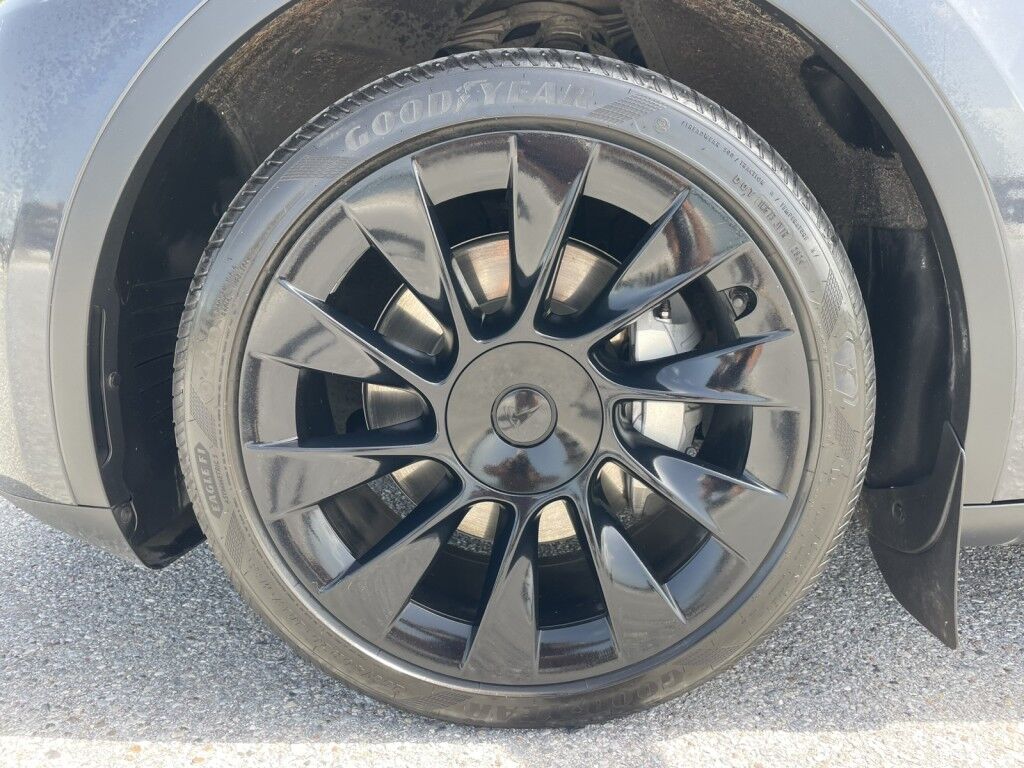 2024 Tesla Model Y LONG RANGE~1 OWNER~ONLINE FINANCE AND SHIPPING AVAILABLE!!!!! Sarasota FL