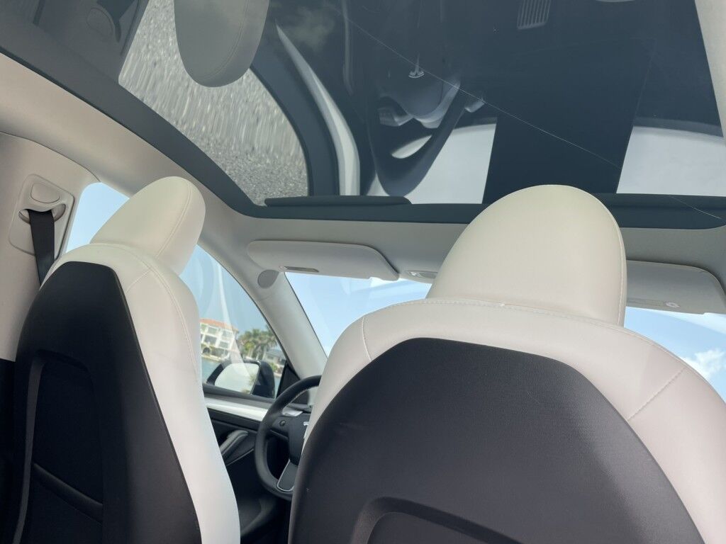 2024 Tesla Model Y LONG RANGE~1 OWNER~ONLINE FINANCE AND SHIPPING AVAILABLE!!!!! Sarasota FL