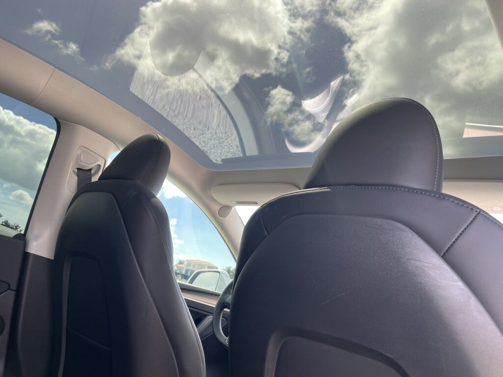2024 Tesla Model Y LONG RANGE~1 OWNER~ONLINE FINANCE AND SHIPPING AVAILABLE!!! Sarasota FL