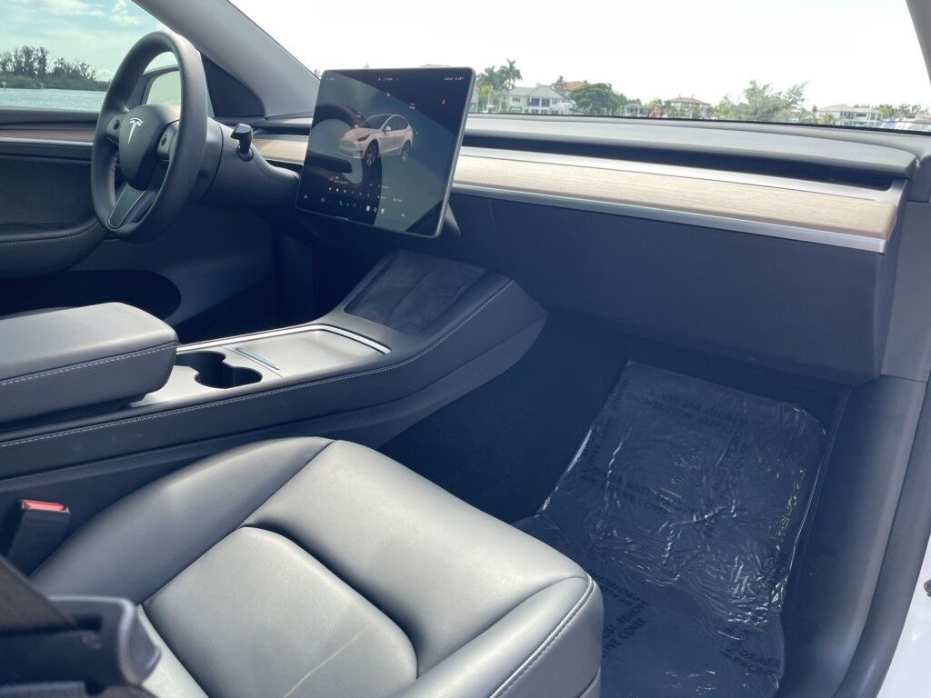 2024 Tesla Model Y LONG RANGE~1 OWNER~ONLINE FINANCE AND SHIPPING AVAILABLE!!! Sarasota FL