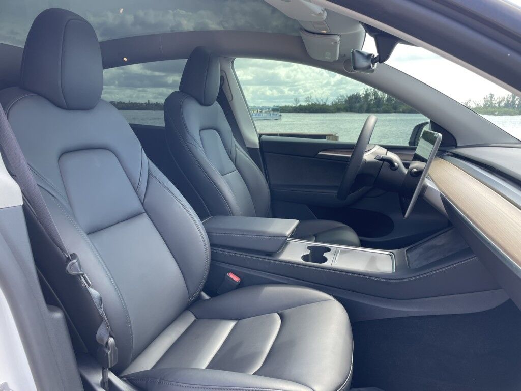 2024 Tesla Model Y LONG RANGE~1 OWNER~ONLINE FINANCE AND SHIPPING AVAILABLE!!! Sarasota FL