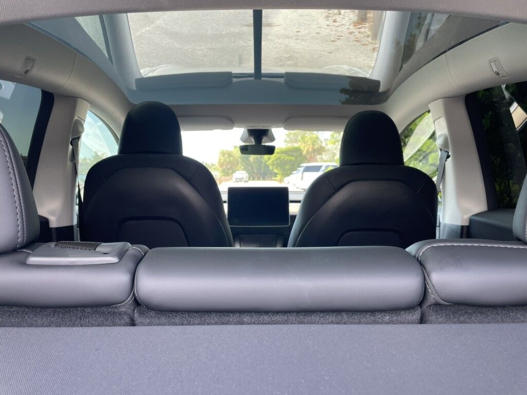 2024 Tesla Model Y LONG RANGE~1 OWNER~ONLINE FINANCE AND SHIPPING AVAILABLE!!! Sarasota FL