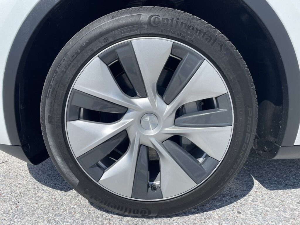 2024 Tesla Model Y LONG RANGE~1 OWNER~ONLINE FINANCE AND SHIPPING AVAILABLE!!! Sarasota FL