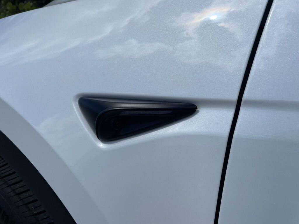 2024 Tesla Model Y LONG RANGE~1 OWNER~ONLINE FINANCE AND SHIPPING AVAILABLE!!! Sarasota FL