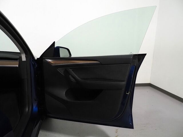 2024 Tesla Model Y Long Range AWD *AUTOPILOT, NAVIGATION, SAFETY ALERTS, ADAPTIVE CRUISE, SURROUND VIEW CAMERAS, PANORAMA GLASS ROOF, HEATED SEATS/STEERING WHEEL, WIRELESS CHARGING Round Rock TX