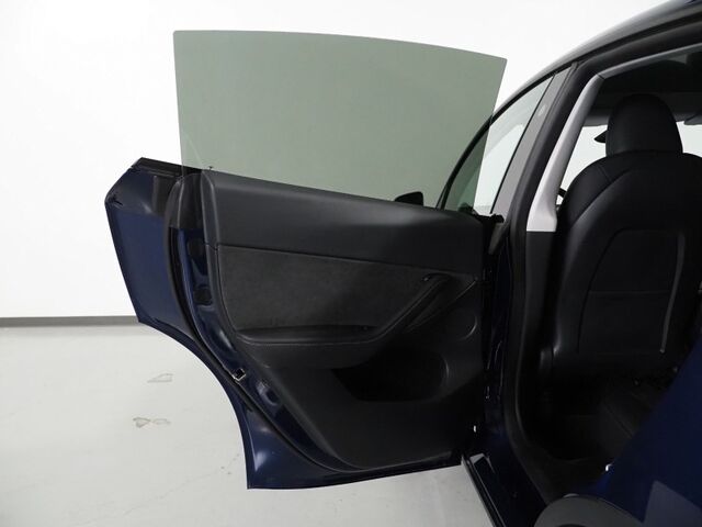 2024 Tesla Model Y Long Range AWD *AUTOPILOT, NAVIGATION, SAFETY ALERTS, ADAPTIVE CRUISE, SURROUND VIEW CAMERAS, PANORAMA GLASS ROOF, HEATED SEATS/STEERING WHEEL, WIRELESS CHARGING Round Rock TX