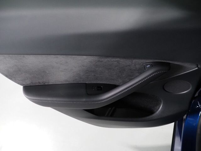 2024 Tesla Model Y Long Range AWD *AUTOPILOT, NAVIGATION, SAFETY ALERTS, ADAPTIVE CRUISE, SURROUND VIEW CAMERAS, PANORAMA GLASS ROOF, HEATED SEATS/STEERING WHEEL, WIRELESS CHARGING Round Rock TX