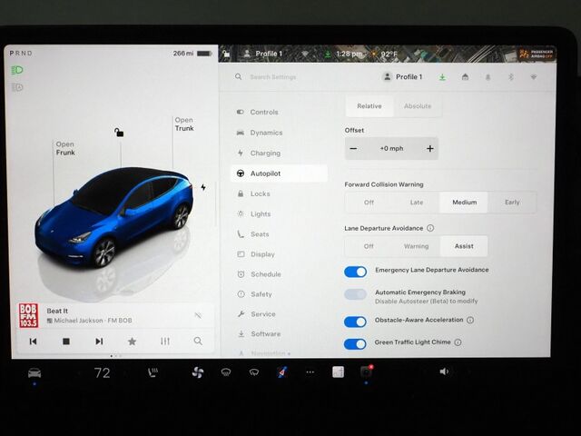 2024 Tesla Model Y Long Range AWD *AUTOPILOT, NAVIGATION, SAFETY ALERTS, ADAPTIVE CRUISE, SURROUND VIEW CAMERAS, PANORAMA GLASS ROOF, HEATED SEATS/STEERING WHEEL, WIRELESS CHARGING Round Rock TX