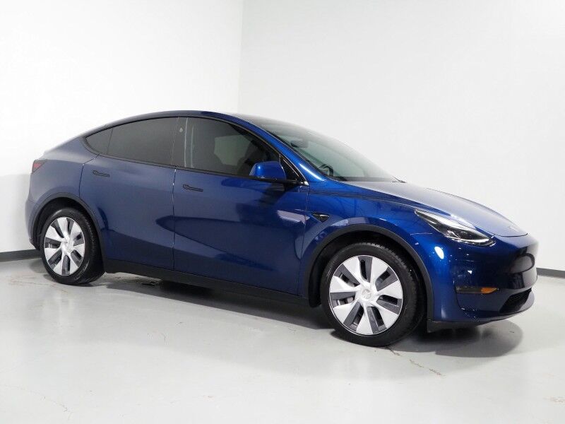 2024 Tesla Model Y Long Range AWD *TRAFFIC AWARE CRUISE CONTROL, NAVIGATION, SAFETY ALERTS, SURROUND VIEW CAMERAS, PANORAMA GLASS ROOF, HEATED SEATS/STEERING, WIRELESS CHARGING