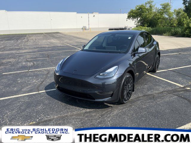 2024 Tesla Model Y Long Range AWD w/Sunroof Nav HeatedMemoryLeatherSeats Milwaukee WI