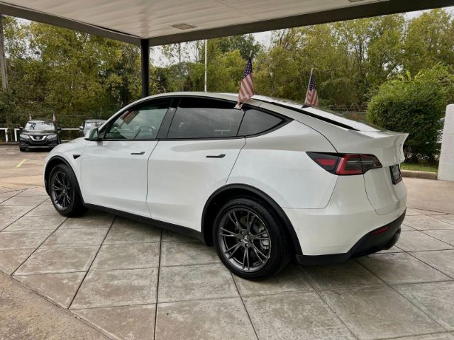 2024 Tesla Model Y Long Range Dual Moto 8,406 mi.