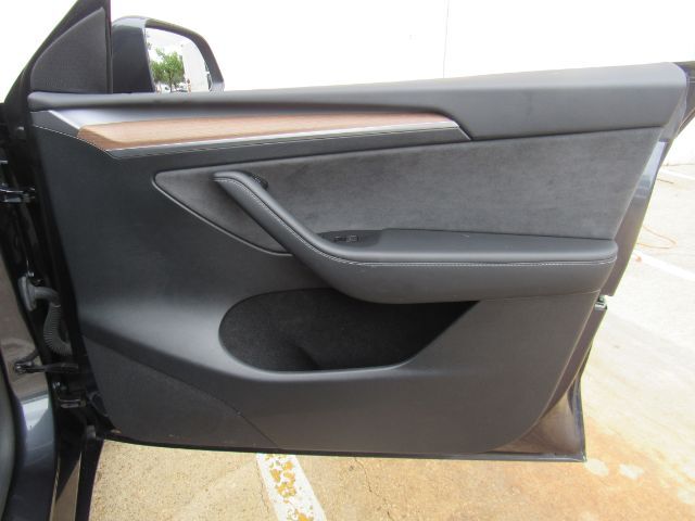 2024 Tesla Model Y Long Range Dual Motor All-Wheel Drive Plano TX