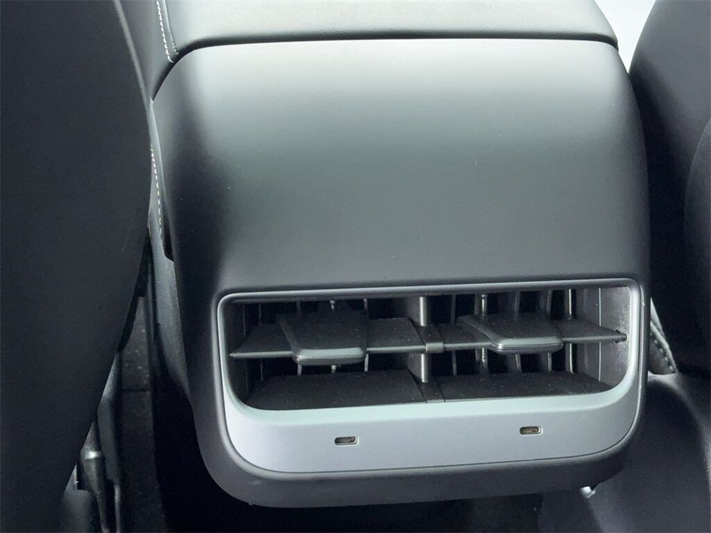 2024 Tesla Model Y Long Range NAV,CAM,PANO,HTD STS,BLIND SPOT,19&quot; WLS Plano TX