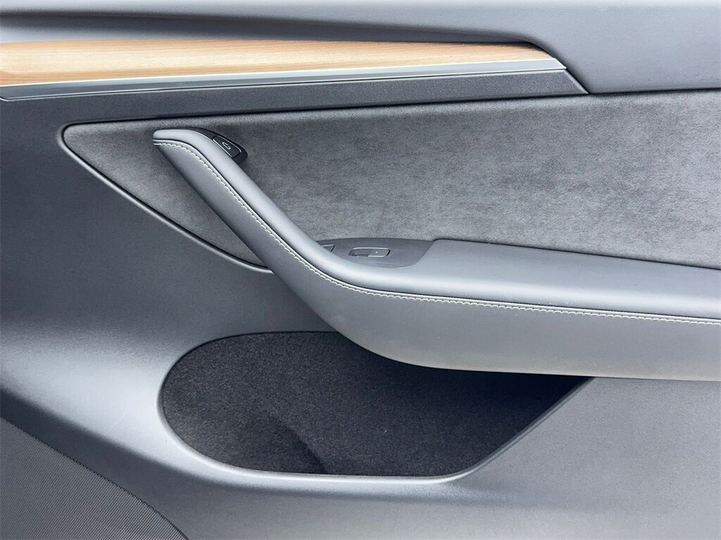 2024 Tesla Model Y Long Range NAV,CAM,PANO,HTD STS,BLIND SPOT,19&quot; WLS Plano TX