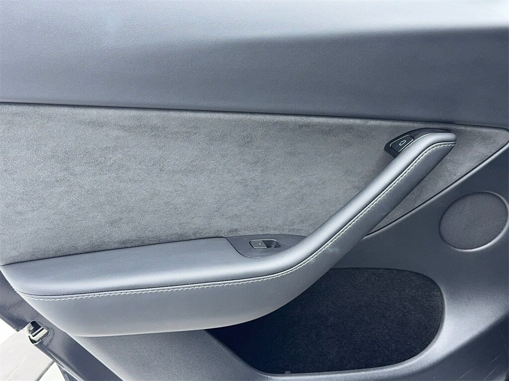 2024 Tesla Model Y Long Range NAV,CAM,PANO,HTD STS,BLIND SPOT,19&quot; WLS Plano TX