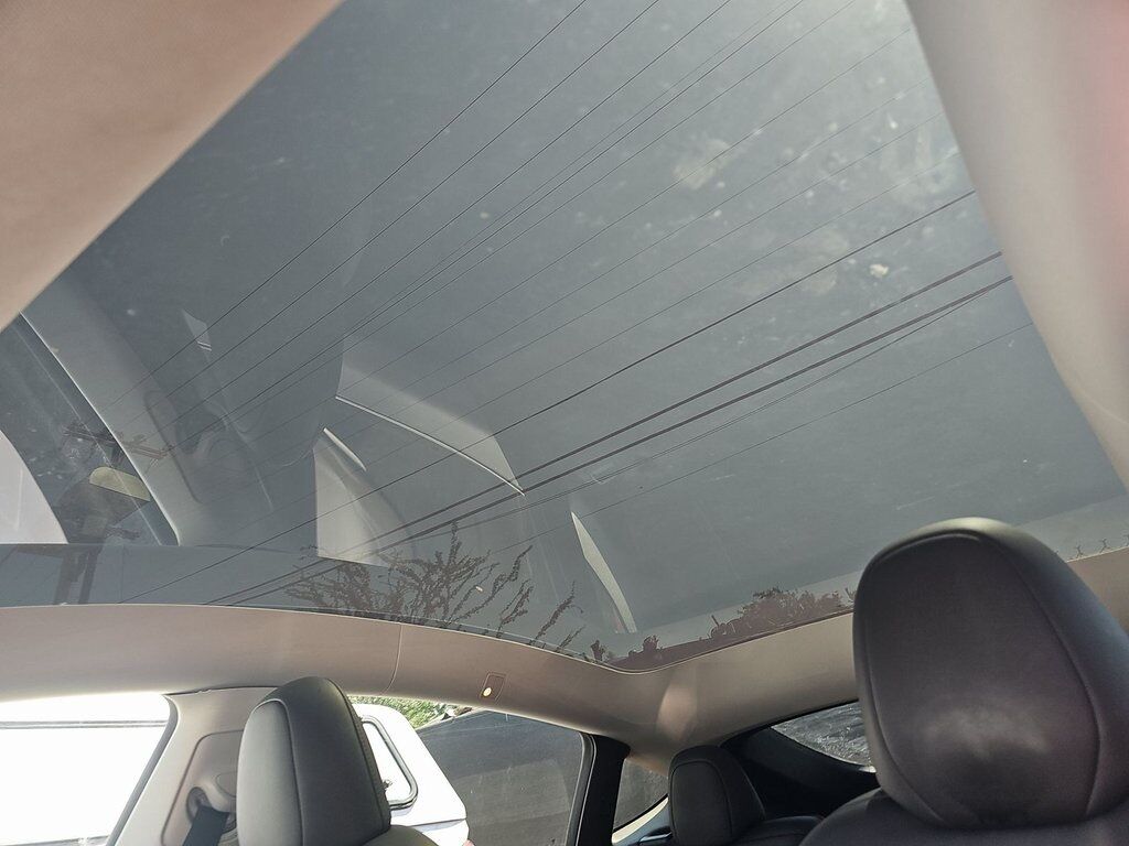 2024 Tesla Model Y Long Range photo 5