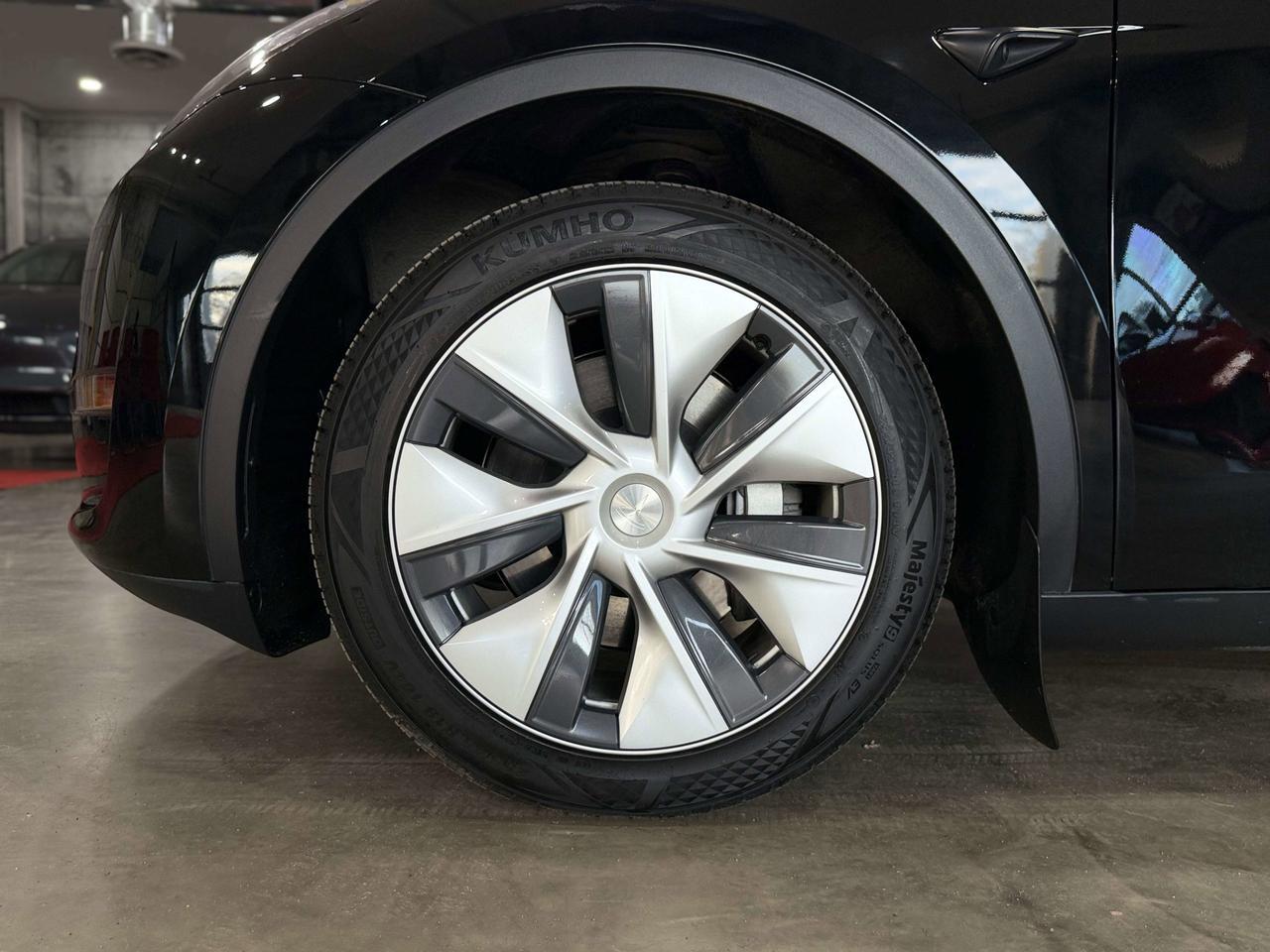 2024 Tesla Model Y Long Range Richmond Hill ON