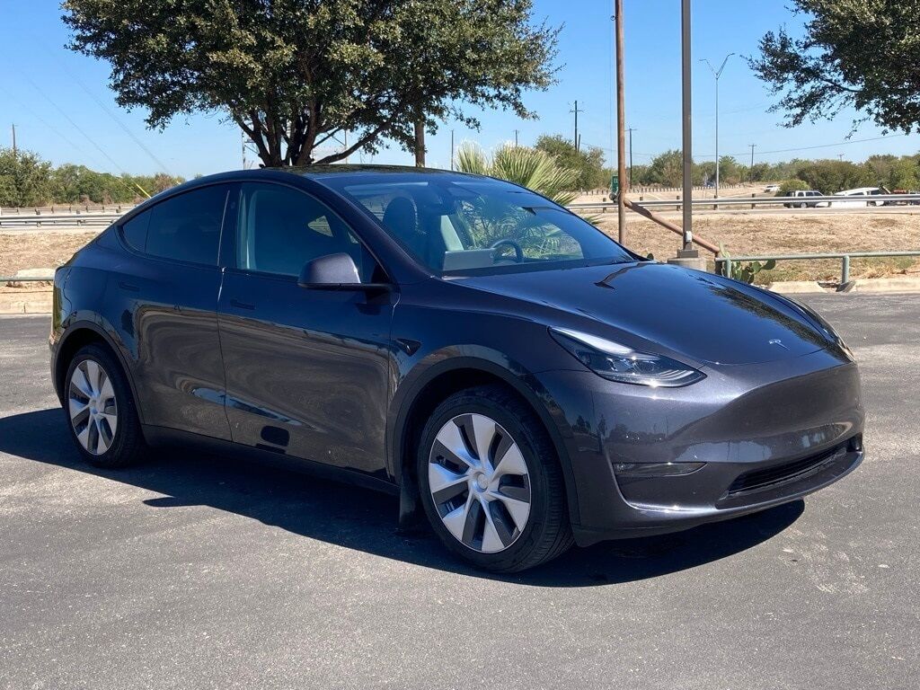 2024 Tesla Model Y Long Range