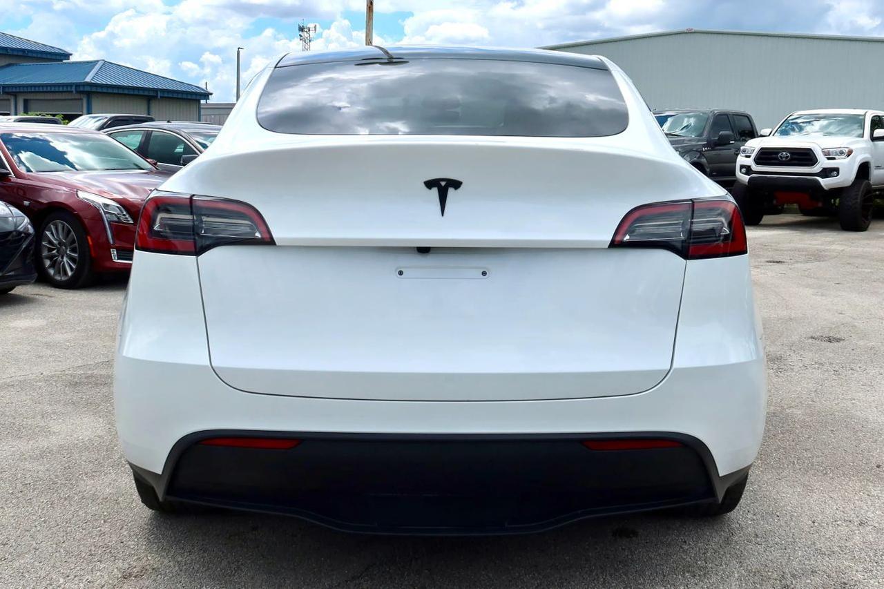 2024 Tesla Model Y Long Range Sport Utility 4D