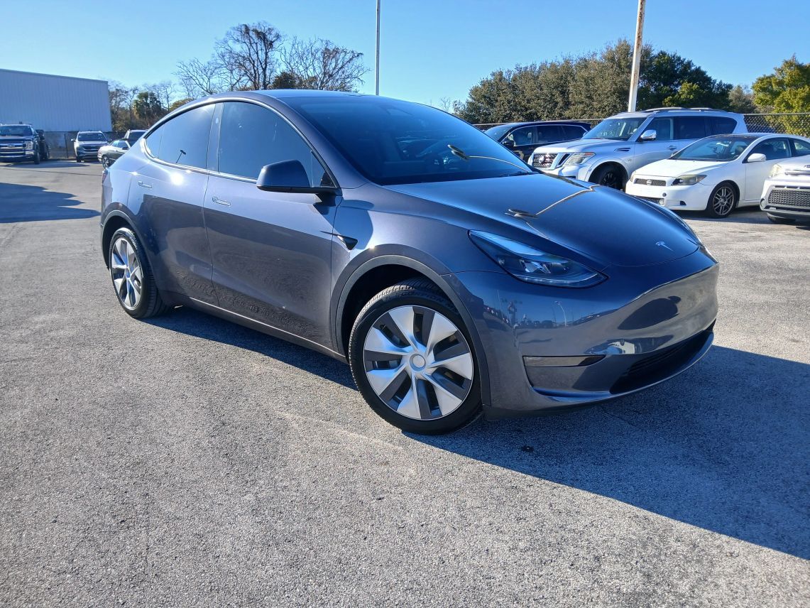 2024 Tesla Model Y Long Range Sport Utility 4D