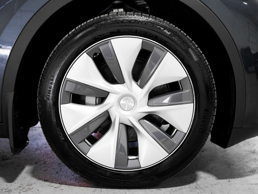 2024 Tesla Model Y Long Range Tigard OR