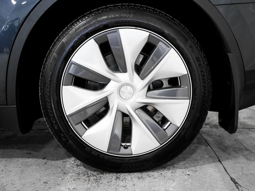 2024 Tesla Model Y Long Range Tigard OR