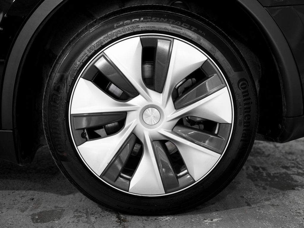 2024 Tesla Model Y Long Range Tigard OR