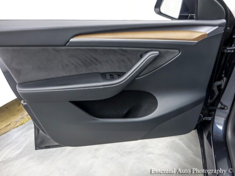 2024 Tesla Model Y Long Range Willowbrook IL