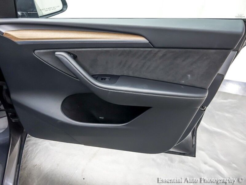 2024 Tesla Model Y Long Range Willowbrook IL