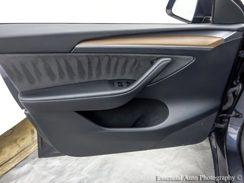 2024 Tesla Model Y Long Range Willowbrook IL