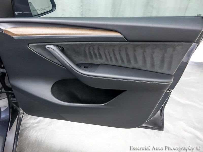 2024 Tesla Model Y Long Range Willowbrook IL