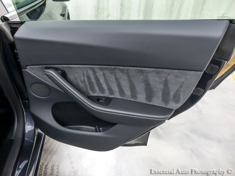 2024 Tesla Model Y Long Range Willowbrook IL
