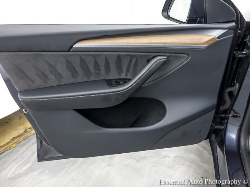 2024 Tesla Model Y Long Range Willowbrook IL