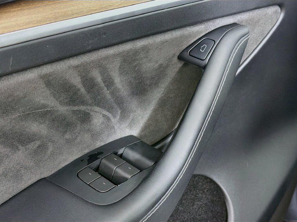 2024 Tesla Model Y Long Range Willowbrook IL