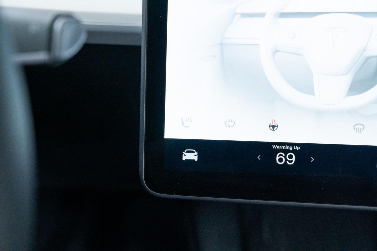 2024 Tesla Model Y Performance 1 Owner Heated Seats Portland OR