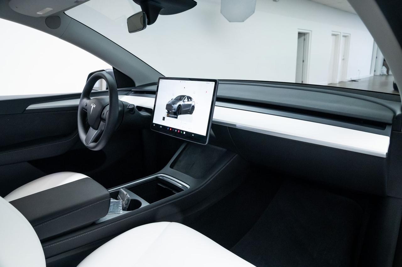 2024 Tesla Model Y Performance 1 Owner Heated Seats Portland OR