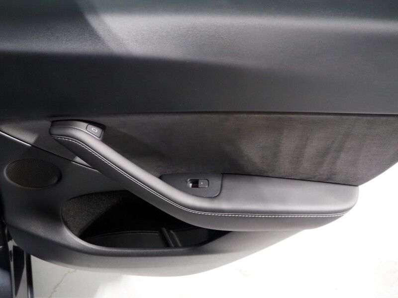 2024 Tesla Model Y Performance AWD *AUTOPILOT, NAVIGATION, SAFETY ALERTS, ADAPTIVE CRUISE, SURROUND VIEW CAMERAS, PANORAMA GLASS ROOF, HEATED SEATS/STEERING, 21 INCH UBERTURBINE WHEELS, WIRELESS CHARGING Round Rock TX