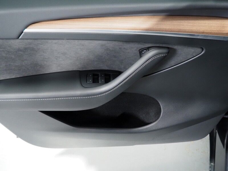 2024 Tesla Model Y Performance AWD *AUTOPILOT, NAVIGATION, SAFETY ALERTS, ADAPTIVE CRUISE, SURROUND VIEW CAMERAS, PANORAMA GLASS ROOF, HEATED SEATS/STEERING, 21 INCH UBERTURBINE WHEELS, WIRELESS CHARGING Round Rock TX