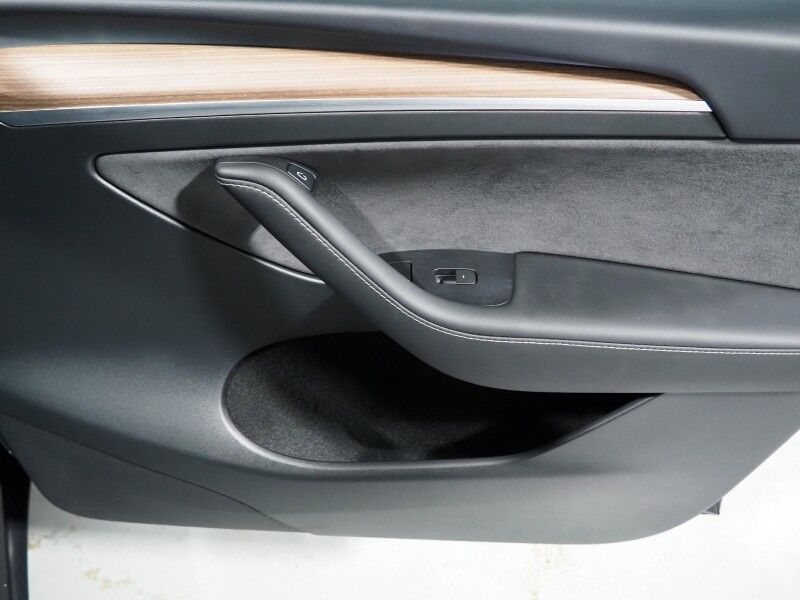 2024 Tesla Model Y Performance AWD *AUTOPILOT, NAVIGATION, SAFETY ALERTS, ADAPTIVE CRUISE, SURROUND VIEW CAMERAS, PANORAMA GLASS ROOF, HEATED SEATS/STEERING, 21 INCH UBERTURBINE WHEELS, WIRELESS CHARGING Round Rock TX