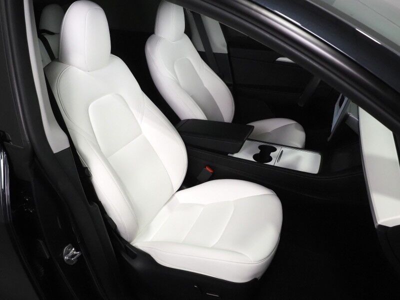 2024 Tesla Model Y Performance AWD *AUTOPILOT, NAVIGATION, SAFETY ALERTS, ADAPTIVE CRUISE, SURROUND VIEW CAMERAS, PANORAMA GLASS ROOF, HEATED SEATS/STEERING, 21 INCH UBERTURBINE WHEELS, WIRELESS CHARGING