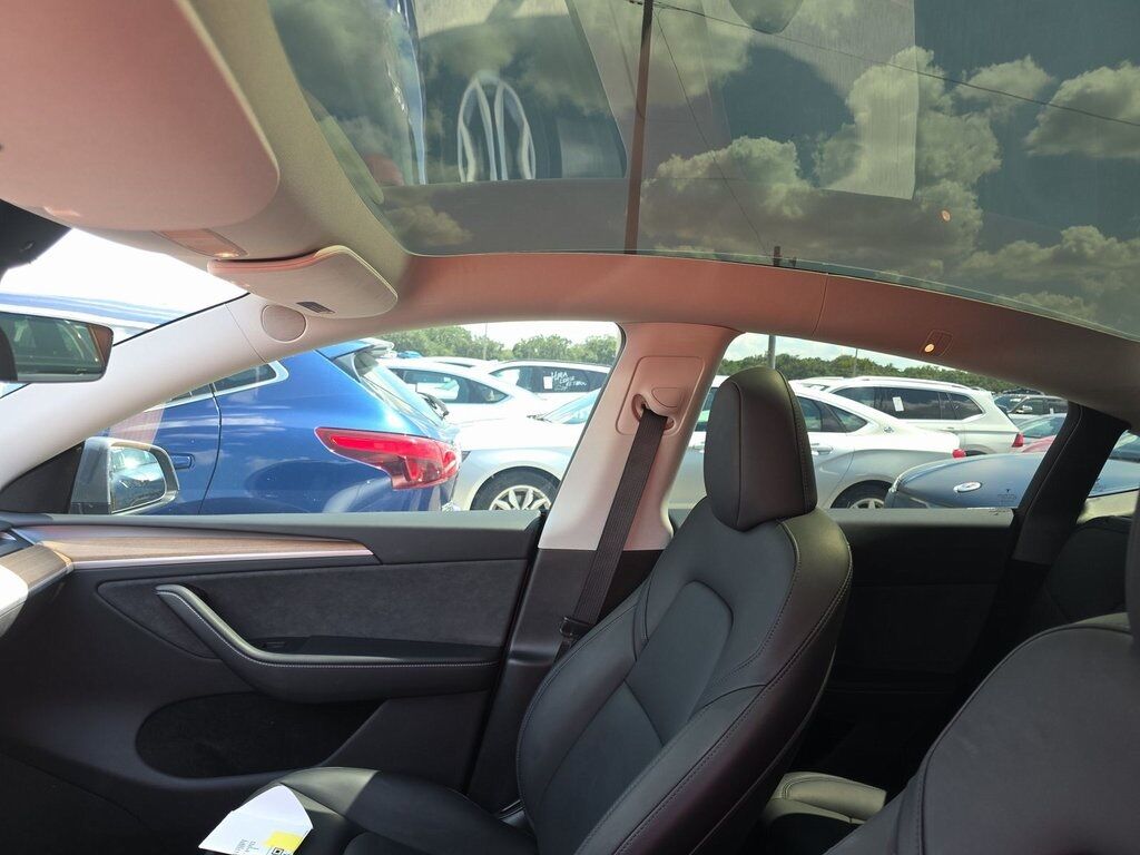 2024 Tesla Model Y Performance photo 5