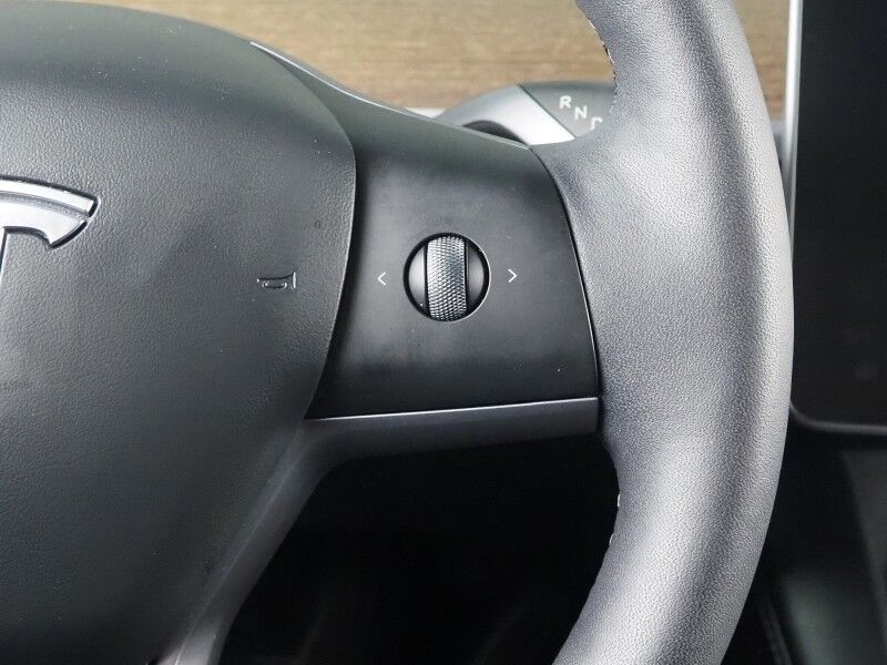 2024 Tesla Model Y RWD *TRAFFIC AWARE CRUISE CONTROL, NAVIGATION, SAFETY ALERTS, SURROUND VIEW CAMERAS, PANORAMA GLASS ROOF, HEATED SEATS/STEERING WHEEL, WIRELESS CHARGING Round Rock TX