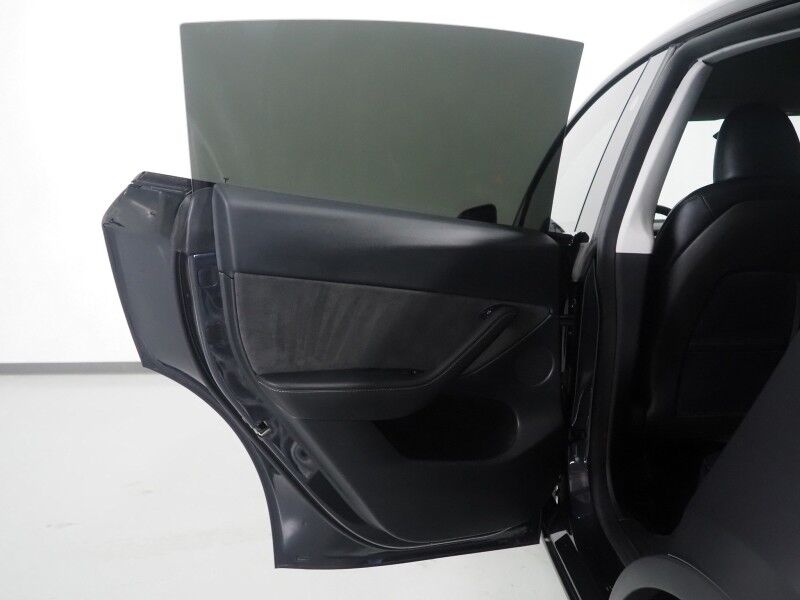2024 Tesla Model Y RWD *TRAFFIC AWARE CRUISE CONTROL, NAVIGATION, SAFETY ALERTS, SURROUND VIEW CAMERAS, PANORAMA GLASS ROOF, HEATED SEATS/STEERING WHEEL, WIRELESS CHARGING Round Rock TX