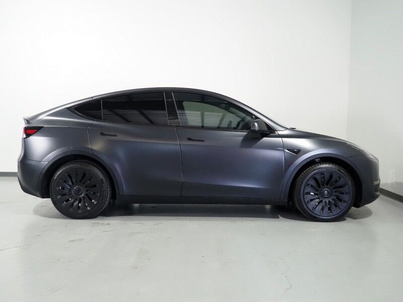 2024 Tesla Model Y RWD *TRAFFIC AWARE CRUISE CONTROL, NAVIGATION, SAFETY ALERTS, SURROUND VIEW CAMERAS, PANORAMA GLASS ROOF, HEATED SEATS/STEERING WHEEL, WIRELESS CHARGING Round Rock TX
