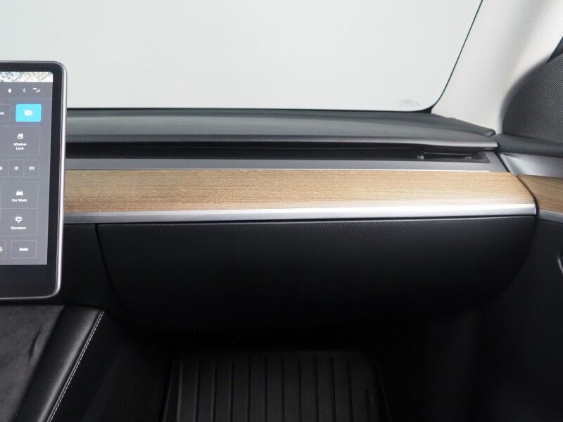 2024 Tesla Model Y RWD *TRAFFIC AWARE CRUISE CONTROL, NAVIGATION, SAFETY ALERTS, SURROUND VIEW CAMERAS, PANORAMA GLASS ROOF, HEATED SEATS/STEERING WHEEL, WIRELESS CHARGING Round Rock TX