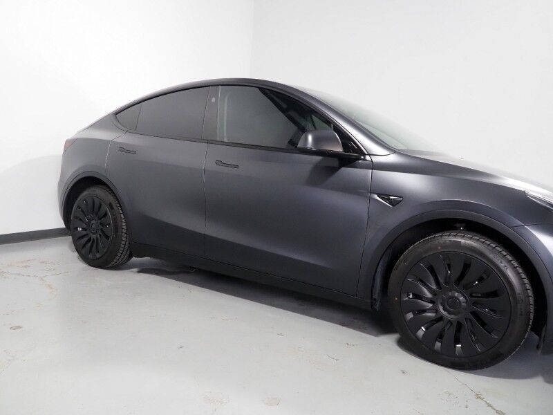 2024 Tesla Model Y RWD *TRAFFIC AWARE CRUISE CONTROL, NAVIGATION, SAFETY ALERTS, SURROUND VIEW CAMERAS, PANORAMA GLASS ROOF, HEATED SEATS/STEERING WHEEL, WIRELESS CHARGING Round Rock TX