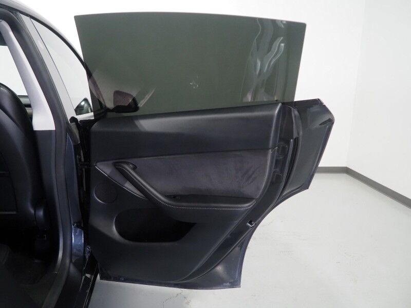 2024 Tesla Model Y RWD *TRAFFIC AWARE CRUISE CONTROL, NAVIGATION, SAFETY ALERTS, SURROUND VIEW CAMERAS, PANORAMA GLASS ROOF, HEATED SEATS/STEERING WHEEL, WIRELESS CHARGING Round Rock TX
