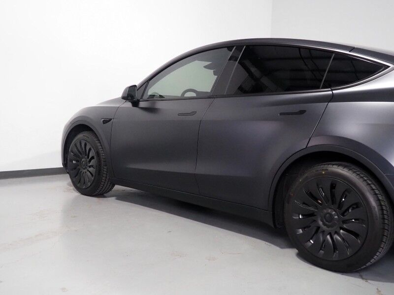2024 Tesla Model Y RWD *TRAFFIC AWARE CRUISE CONTROL, NAVIGATION, SAFETY ALERTS, SURROUND VIEW CAMERAS, PANORAMA GLASS ROOF, HEATED SEATS/STEERING WHEEL, WIRELESS CHARGING Round Rock TX