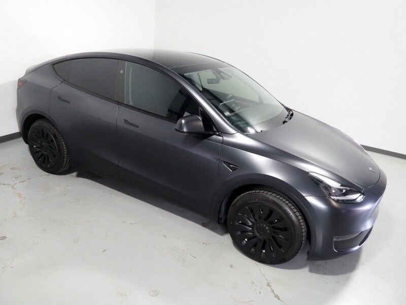 2024 Tesla Model Y RWD *TRAFFIC AWARE CRUISE CONTROL, NAVIGATION, SAFETY ALERTS, SURROUND VIEW CAMERAS, PANORAMA GLASS ROOF, HEATED SEATS/STEERING WHEEL, WIRELESS CHARGING Round Rock TX